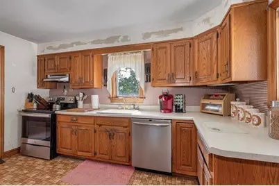 7 Peters St, North Andover, MA 01845 - Photo 2