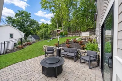 11 Locke St, Winchester, MA 01890 - Photo 24