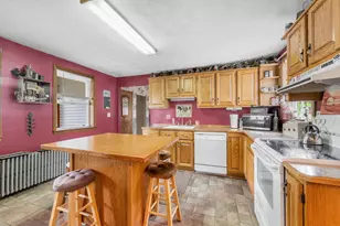 28 Pleasant St, Templeton, MA 01436 - Photo 4