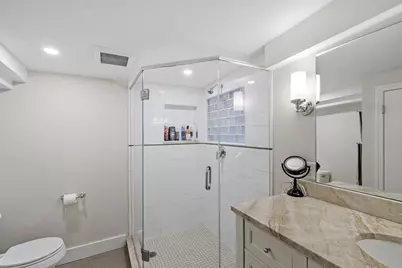 178 Commonwealth #7, Boston, MA 02116 - Photo 24