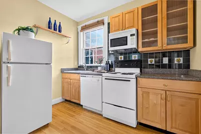 122 W Wyoming Ave #C, Melrose, MA 02176 - Photo 8