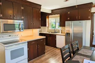 27 South St, South Hadley, MA 01075 - Photo 6
