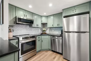390 Broadway, Somerville, MA 02145 - Photo 6