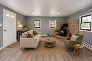163 Highland St, Clinton, MA 01510 - Photo 4