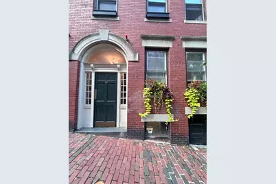 33 Irving St #1, Boston, MA 02114 - Photo 16