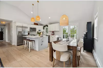 8 Skyview Ln, Woburn, MA 01801 - Photo 6