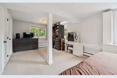 8 Skyview Ln, Woburn, MA 01801 - Photo 16
