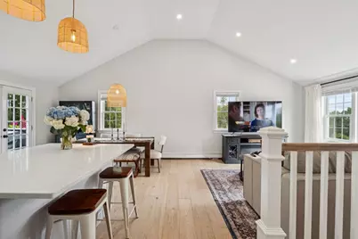 8 Skyview Ln, Woburn, MA 01801 - Photo 4