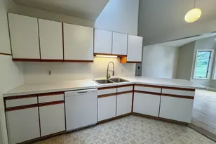 105-107 N Valley Rd, Pelham, MA 01002 - Photo 10