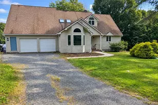 105-107 N Valley Rd, Pelham, MA 01002 - Photo 2