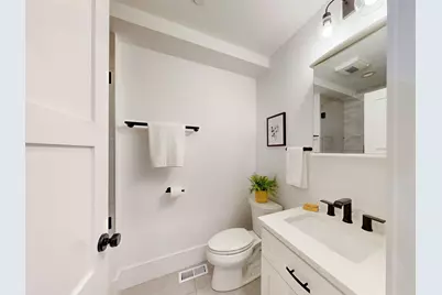613 E 6th Street #1, Boston, MA 02127 - Photo 20
