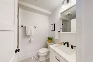 613 E 6th St, Boston, MA 02127 - Photo 20