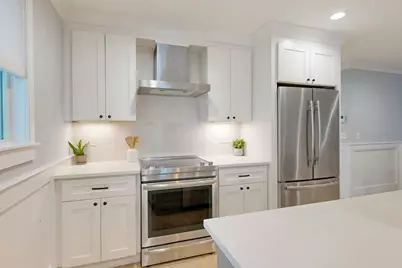 613 E 6th Street #1, Boston, MA 02127 - Photo 8