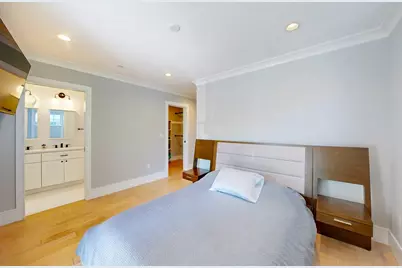 613 E 6th Street #1, Boston, MA 02127 - Photo 12