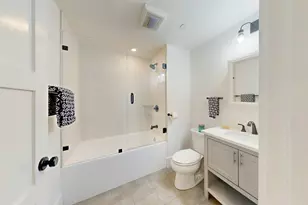 613 E 6th St, Boston, MA 02127 - Photo 28
