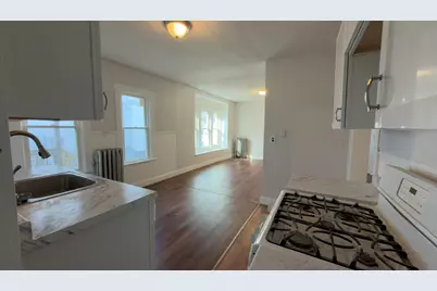 7-9 Glendell Ter #1, Springfield, MA 01108 - Photo 2