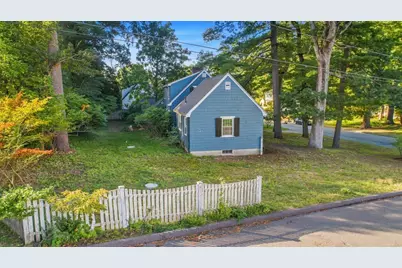 11 Homestead Road, Lynnfield, MA 01940 - Photo 2