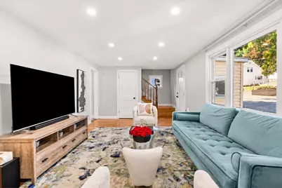 37 Andrews St, Medford, MA 02155 - Photo 2