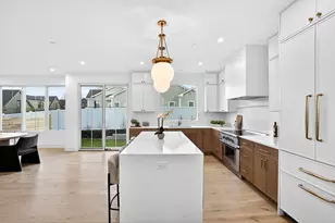 17 Jewett Pl, Newton, MA 02458 - Photo 6