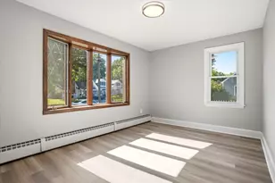 6 Pleasant St, Chelmsford, MA 01824 - Photo 8