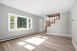 6 Pleasant St, Chelmsford, MA 01824 - Photo 6