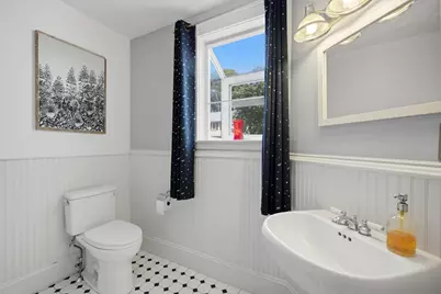 36 Walton St, Boston, MA 02124 - Photo 12