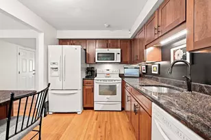 2002 Pheasant Creek Ln, Peabody, MA 01960 - Photo 4