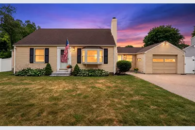 25 Wilson Street, Beverly, MA 01915 - Photo 2