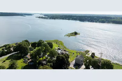 12 Riverside Dr, Berkley, MA 02779 - Photo 10