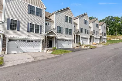 102 Hunting Hill Dr #102, Cumberland, RI 02864 - Photo 2