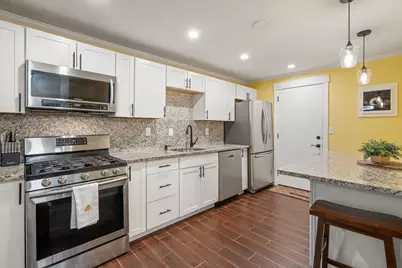 645 W Lowell Ave #4, Haverhill, MA 01832 - Photo 2