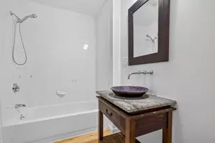 21 Wormwood St, Boston, MA 02210 - Photo 10