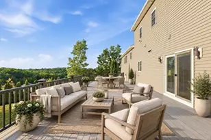9 Marshall Cir, Peabody, MA 01960 - Photo 4