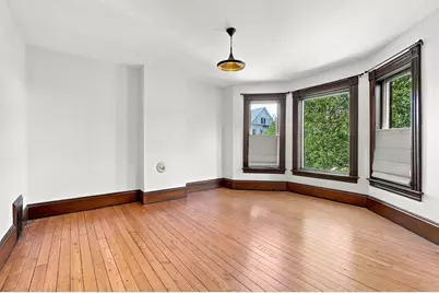 42 Clinton Ave, Holyoke, MA 01040 - Photo 28