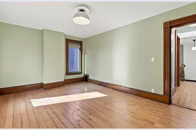 42 Clinton Ave, Holyoke, MA 01040 - Photo 24