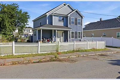 9 McGuigan Circle, Lowell, MA 01852 - Photo 2
