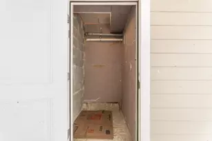 52 Spencer Ave, Chelsea, MA 02150 - Photo 14