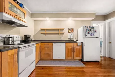 32 Kirby St, Marlborough, MA 01752 - Photo 8