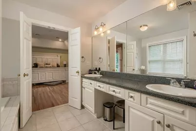 24 Monroe St, Amesbury, MA 01913 - Photo 22