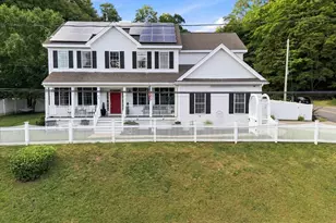 24 Monroe St, Amesbury, MA 01913 - Photo 1