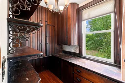 25 Avon St, Wakefield, MA 01880 - Photo 12