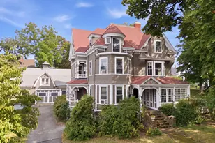 25 Avon St, Wakefield, MA 01880 - Photo 1