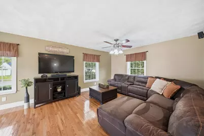 39 Tomahawk Dr, Tewksbury, MA 01876 - Photo 2