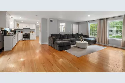 65 Lawrence St, Wilmington, MA 01887 - Photo 2