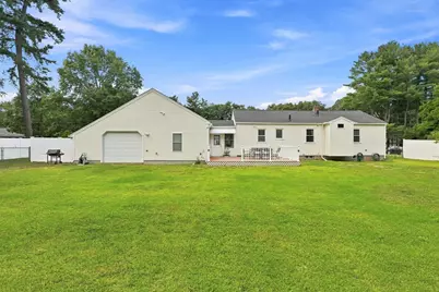 172 Birch Bluffs Dr, Westfield, MA 01085 - Photo 4