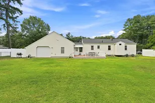 172 Birch Bluffs Dr, Westfield, MA 01085 - Photo 4