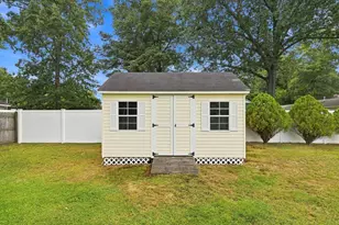 172 Birch Bluffs Dr, Westfield, MA 01085 - Photo 40