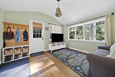 75 Oak St, Pembroke, MA 02359 - Photo 8