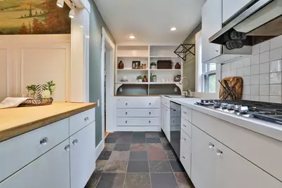 4 Hillside Ave, Wakefield, MA 01880 - Photo 16