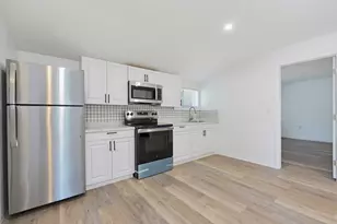157 W Bacon St, Plainville, MA 02762 - Photo 4